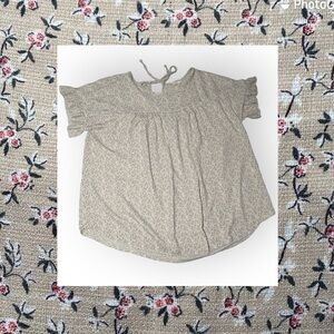 ‼️5/$15‼️ Hailey & Co. Ditsy Floral Blouse